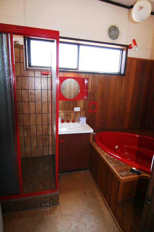 Large Family home in West End Picture 3