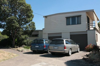 Large Family home in West End Picture Large Family home in West End Picture