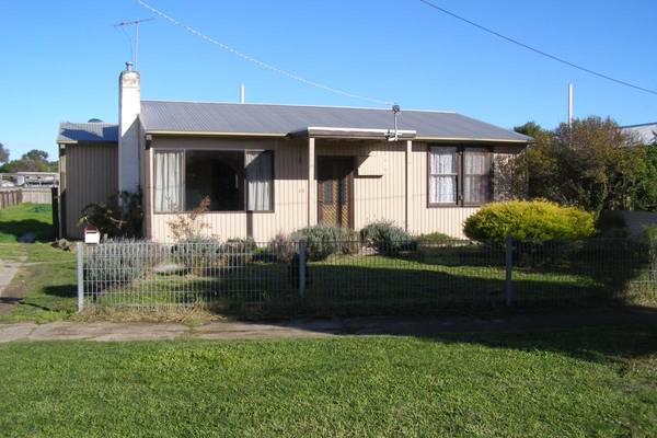 Quiet Street Location Picture 1