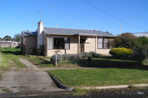 Quiet Street Location Picture 2