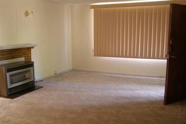 Large secure yard Picture 2