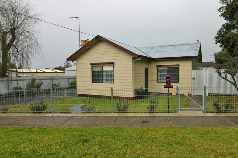 Low Maintenance - Great Location Picture 1