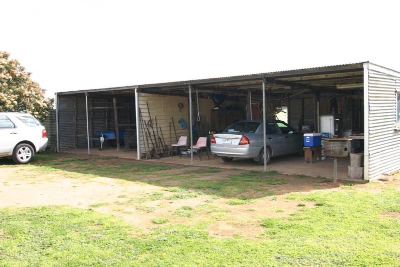 PEACE & PRIVACY ON FIVE ACRES Picture 3