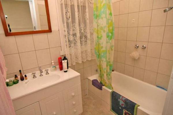 RENOVATED PERIOD HOME-CENTRALLY LOCATED Picture 3