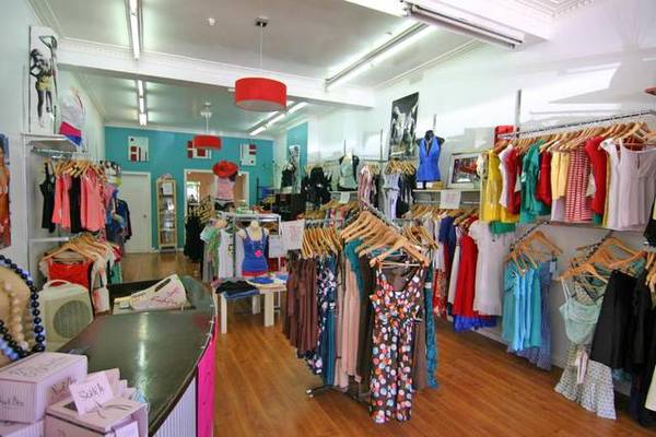 Vibrant Business with the Labels & Location Picture 3