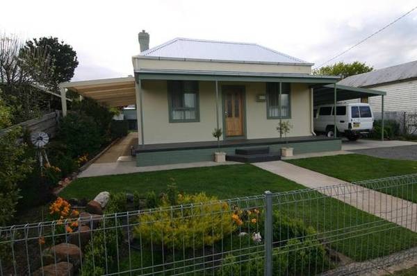 Neat as a pin Picture 1