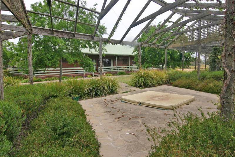 Dream Rural Lifestyle Picture 2