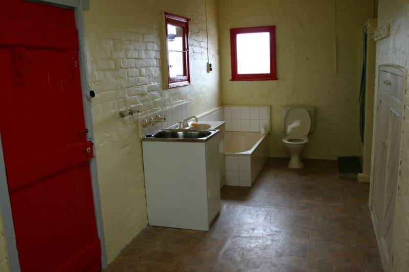 One or Two Bedroom Unit located one street away from the main street. Picture 3