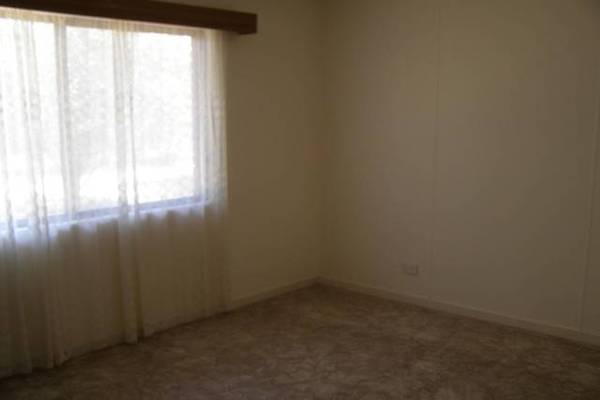 Two bedroom unit Picture 3