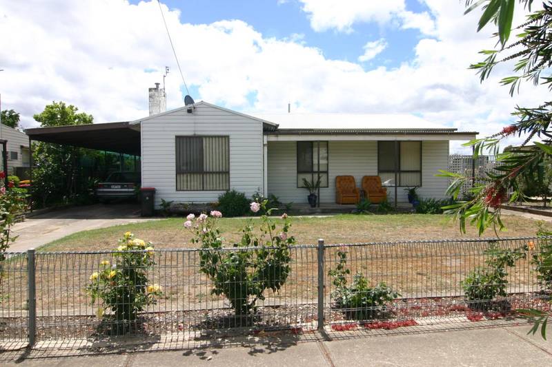 LOW MAINTENANCE CLAD - 3 BEDROOMS + BUNGALOW Picture 1