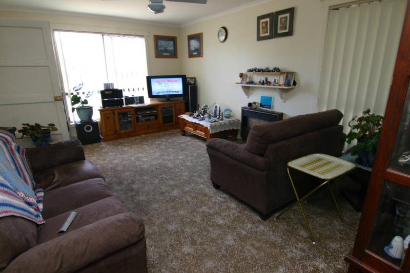 LOW MAINTENANCE CLAD - 3 BEDROOMS + BUNGALOW Picture 2