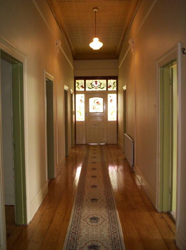 Lovely 4 Bedroom home Picture 3