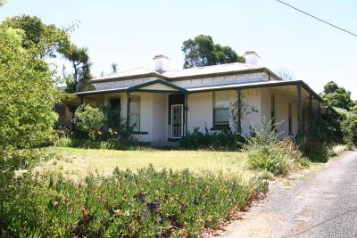 GRAND OLD MANOR of the WEST Picture