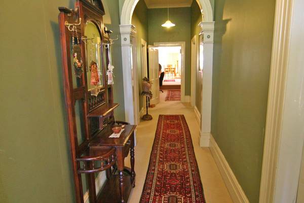 GRAND OLD MANOR of the WEST Picture 3