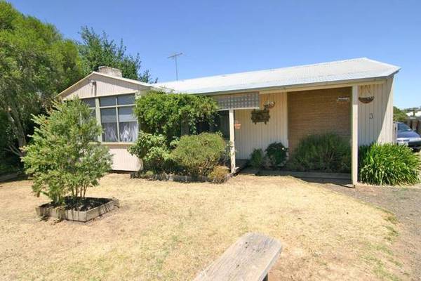 AFFORDABLE FIRST HOME OR INVESTMENT PROPERTY Picture 1