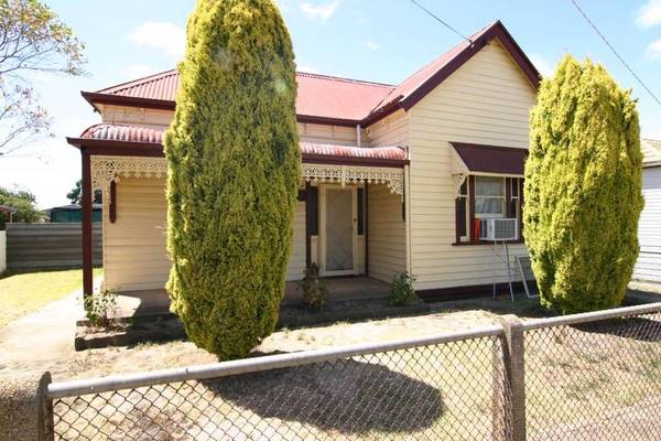 AFFORDABLE FIRST HOME OR INVESTMENT OPPORTUNITY Picture 1