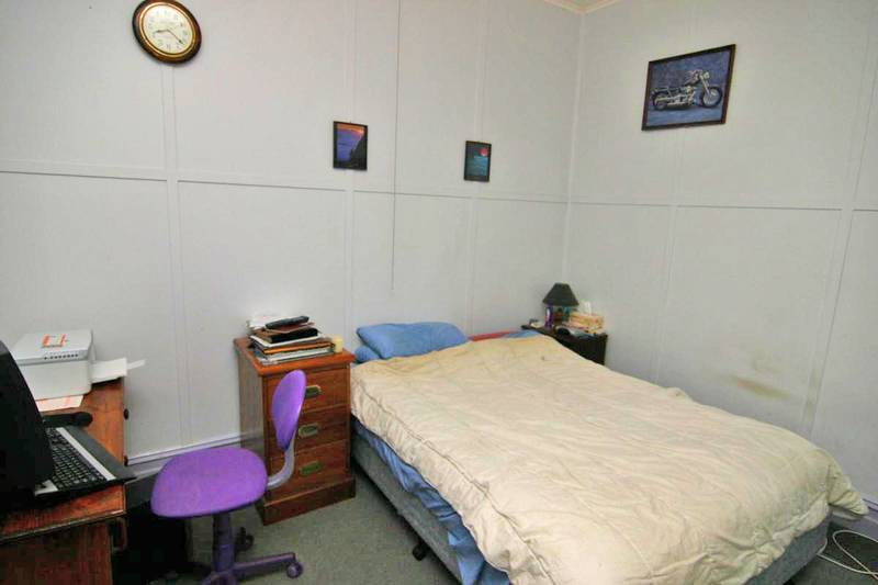 Central period style home Picture 3