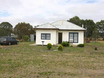 Two Acres - Town Edge Picture