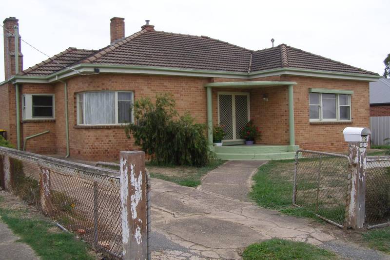 Brick veneer home Picture 1