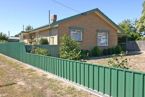 Sought after Brick in West End Picture 1