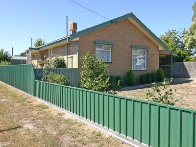 Sought after Brick in West End Picture Sought after Brick in West End Picture