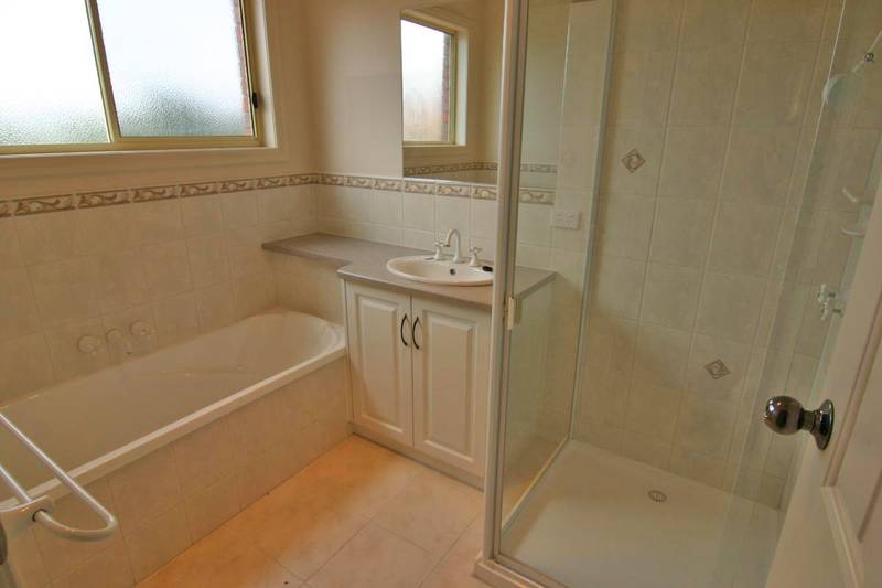 Spacious 4 Bedroom Brand New Unit Picture 3