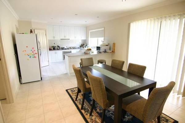 Spectacular, Spacious, Town House Picture 3
