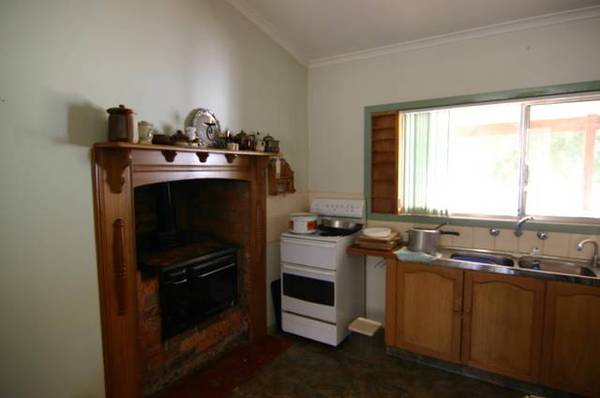 Cedar Cottage - Landsborough Picture 3