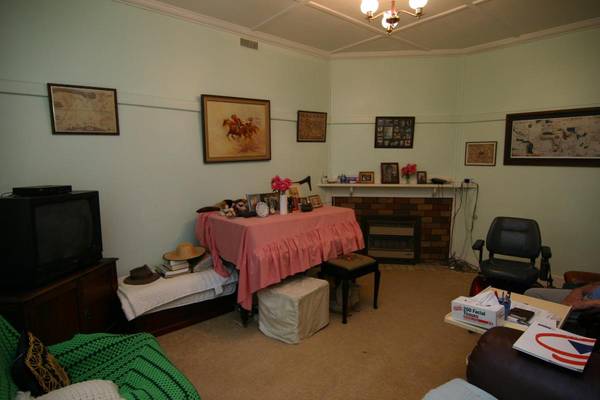 Super Keen Vendor - Make an offer now Picture 2