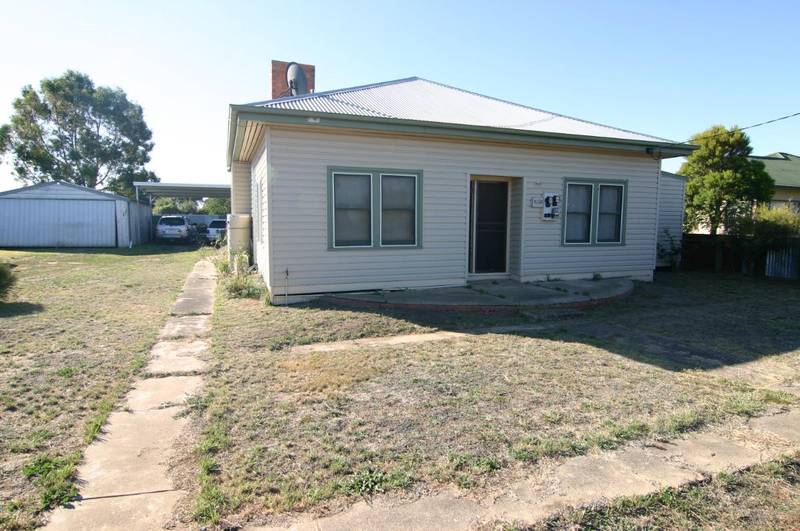 KEEN VENDORS- WILL CONSIDER ANY REASONABLE OFFER Picture 2