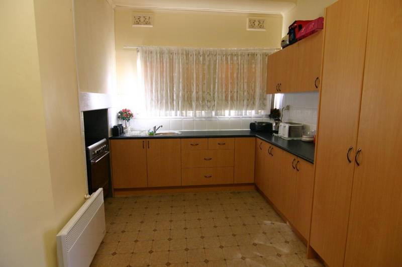 KEEN VENDORS- WILL CONSIDER ANY REASONABLE OFFER Picture 3