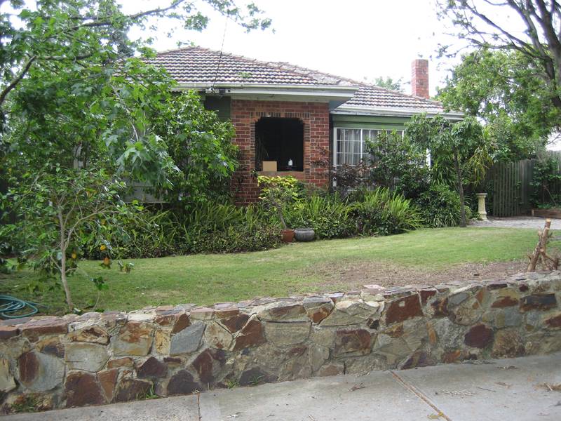 NEED A 6 MONTH LEASE-LOOK NO FURTHER Picture 1