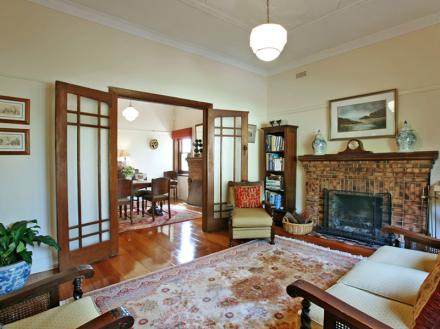 FAMILY HOME Picture 2