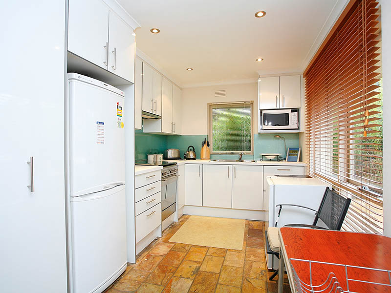 UNDER OFFER/ UNDER CONTRACT Picture 2