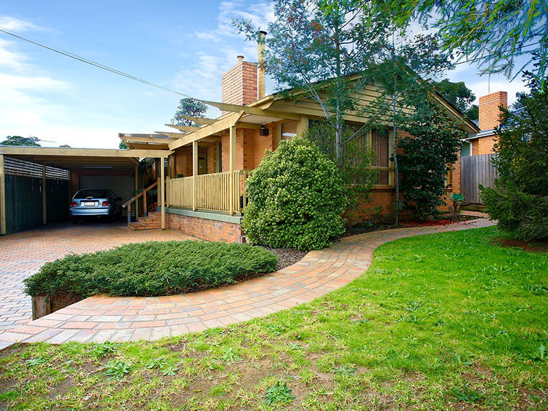 3 Bedroom Home with Separate Title and Street Frontage Picture 1