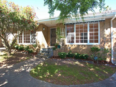 SOLD PRIOR TO AUCTION Highly Desirable Villa Picture SOLD PRIOR TO AUCTION Highly Desirable Villa Picture