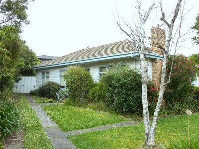 3 BEDROOMS WITH LARGE BUNGALOW Picture