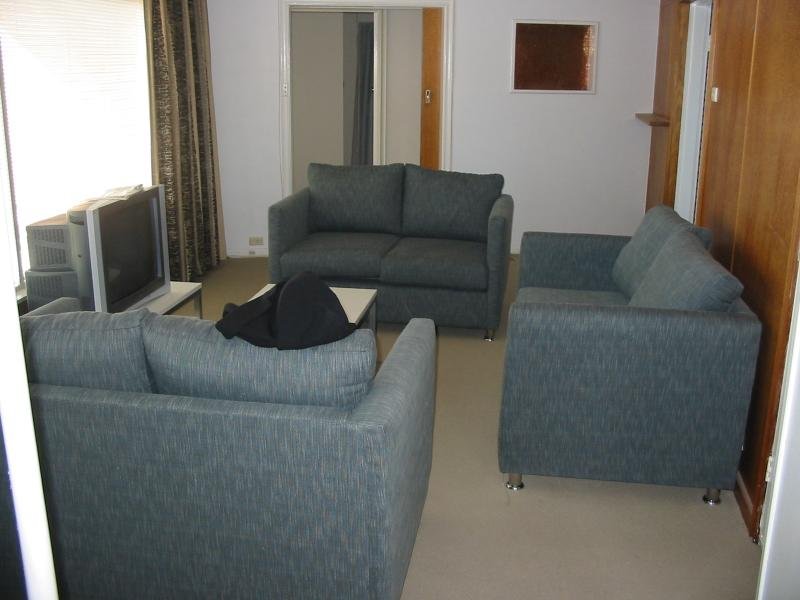 Student Accommodation....Three Large Bedrooms Available!!! Picture 3