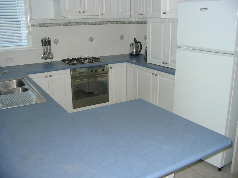 Student Accommodation....Three Large Bedrooms Available!!! Picture 2