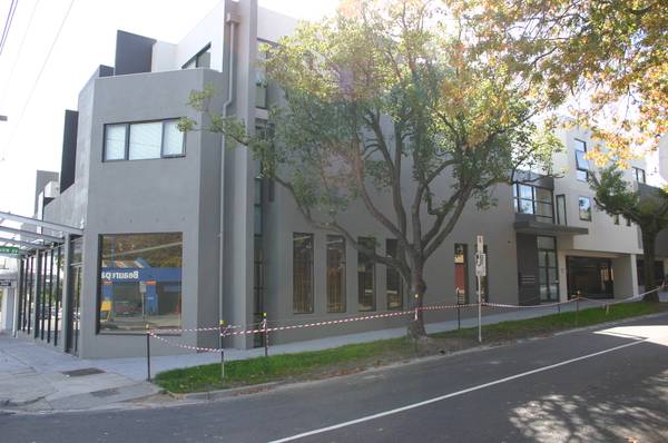 Modern Town House!! Great Location!! Picture 1