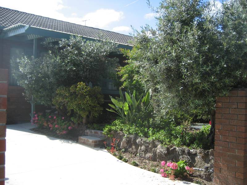 GO ORGANIC IN THIS GARDEN OF EDEN Picture 1