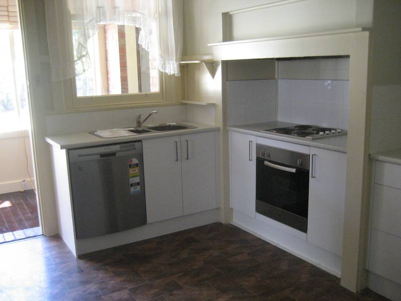 GREAT RENOVATION AND GREAT LOCATION Picture 3