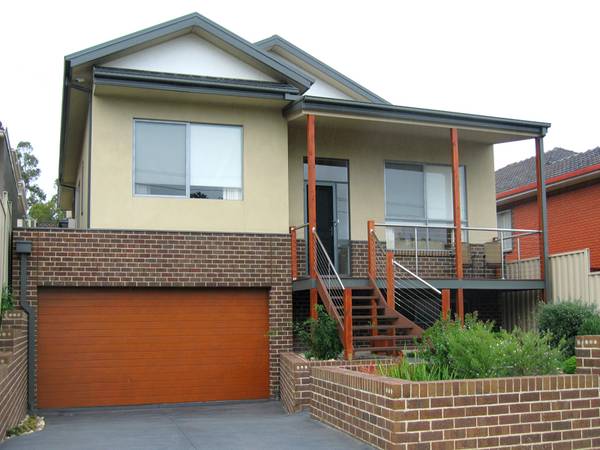 CONTEMPORY STYLE HOME Picture 2