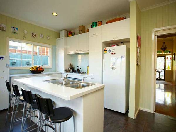 CLASSICAL 1915 EDWARDIAN HOME Picture 2