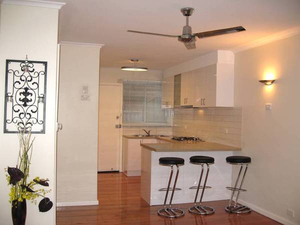 IMMACULATE RENOVATED TWO BEDROOM VILLA Picture 1