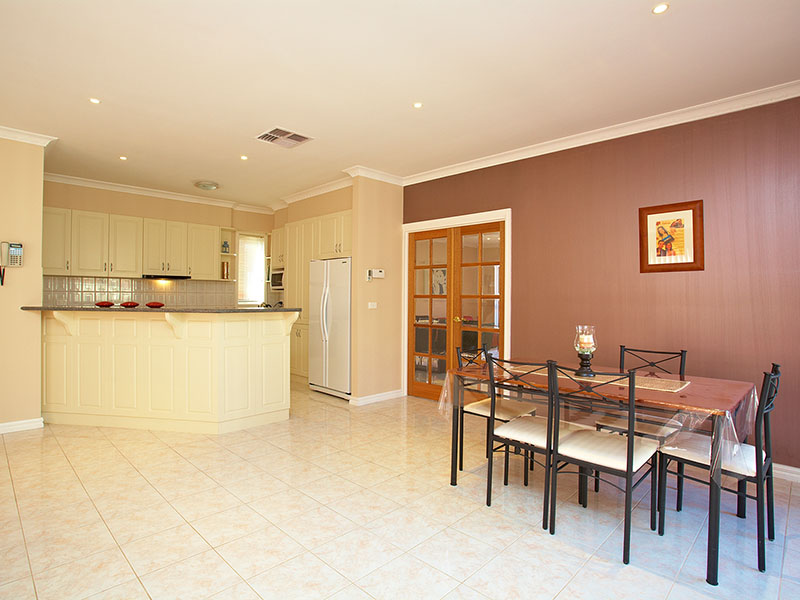 PERFECT FAMILY HOME Picture 3