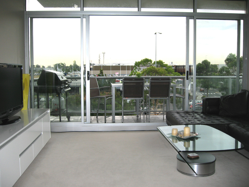 SPECTACULAR CONTEMPORARY LIVING Picture 2