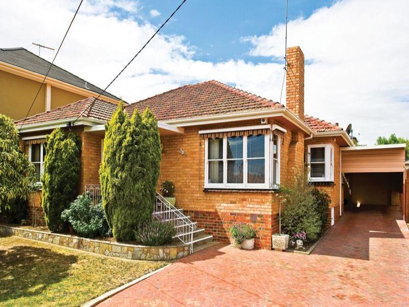 HIGHLY SOUGHT POSITION IN OLD STRATHMORE Picture 1