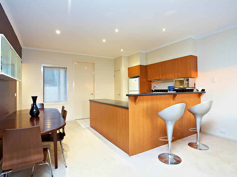 SPACIOUS AND STYLISH INNER CITY GEM Picture 2