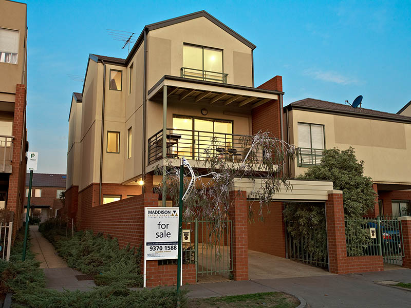 SPACIOUS AND STYLISH INNER CITY GEM Picture 1